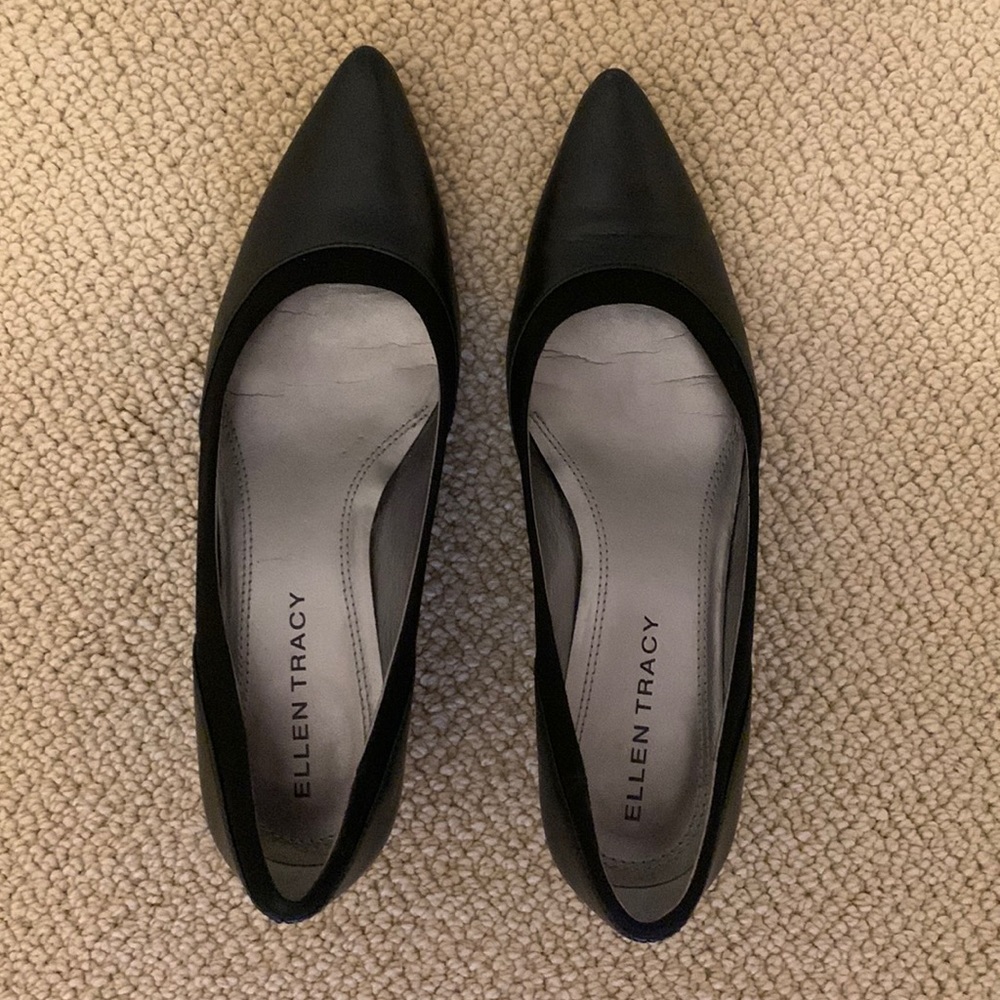 Ellen Tracy Black Pumps
